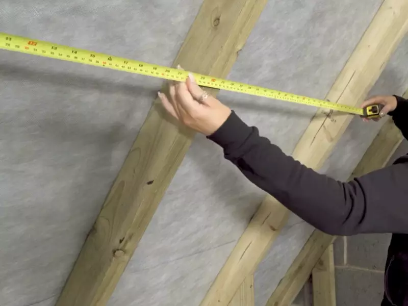 How to Install Foil Insulation on Walls?