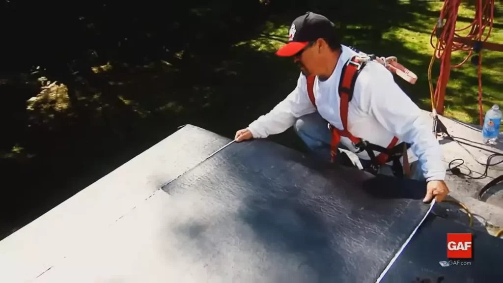 How to Install Rolled Roofing on a Patio