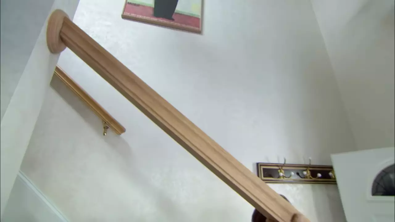 How to Install a Banister on Stairs